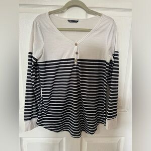 Women’s long sleeve top